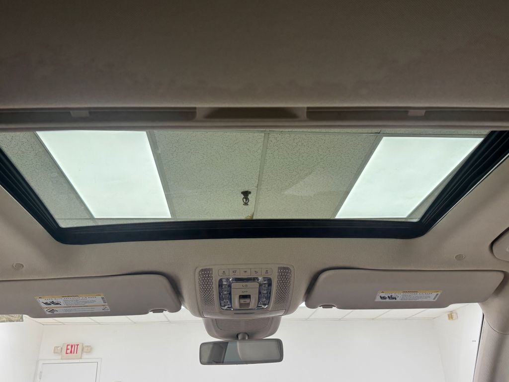 Vehicle image 45 of 47
