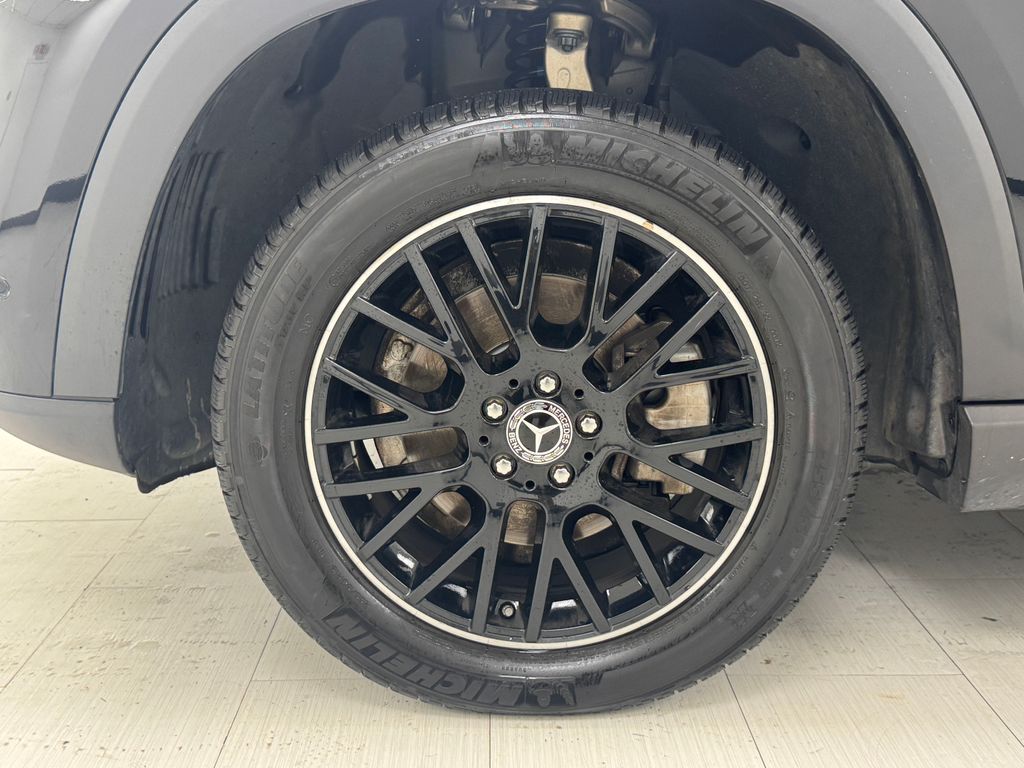 Vehicle image 12 of 47