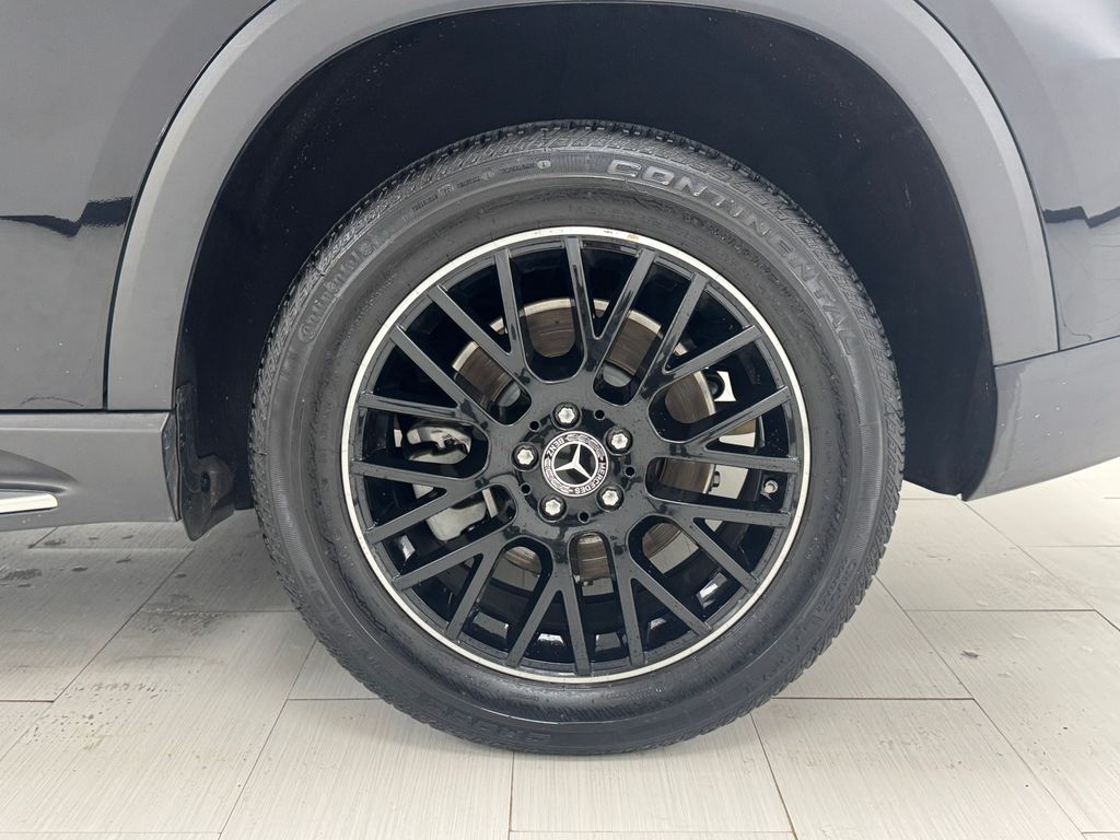 Vehicle image 11 of 47