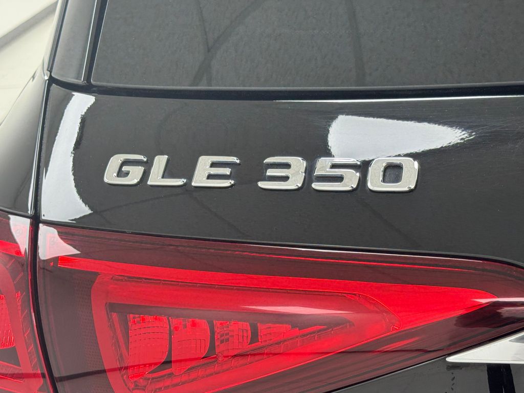 Vehicle image 43 of 47