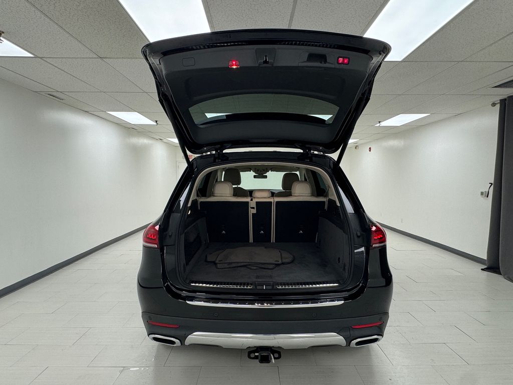 Vehicle image 15 of 47