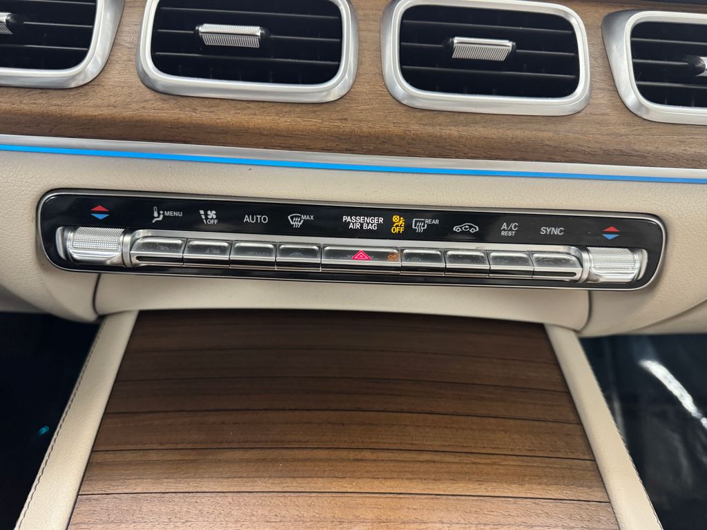 Vehicle image 40 of 47