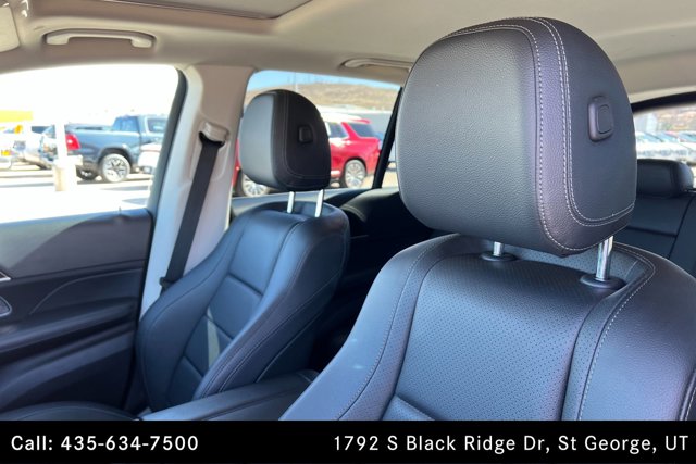 Vehicle image 16 of 25
