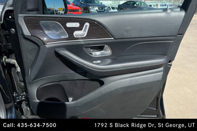 Vehicle image 23 of 25