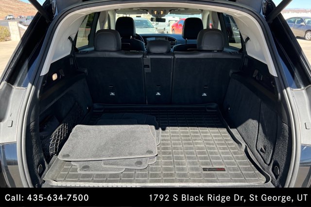 Vehicle image 22 of 25