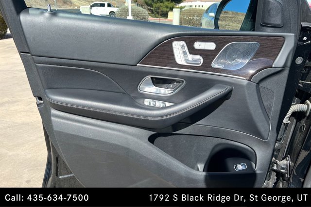 Vehicle image 14 of 25