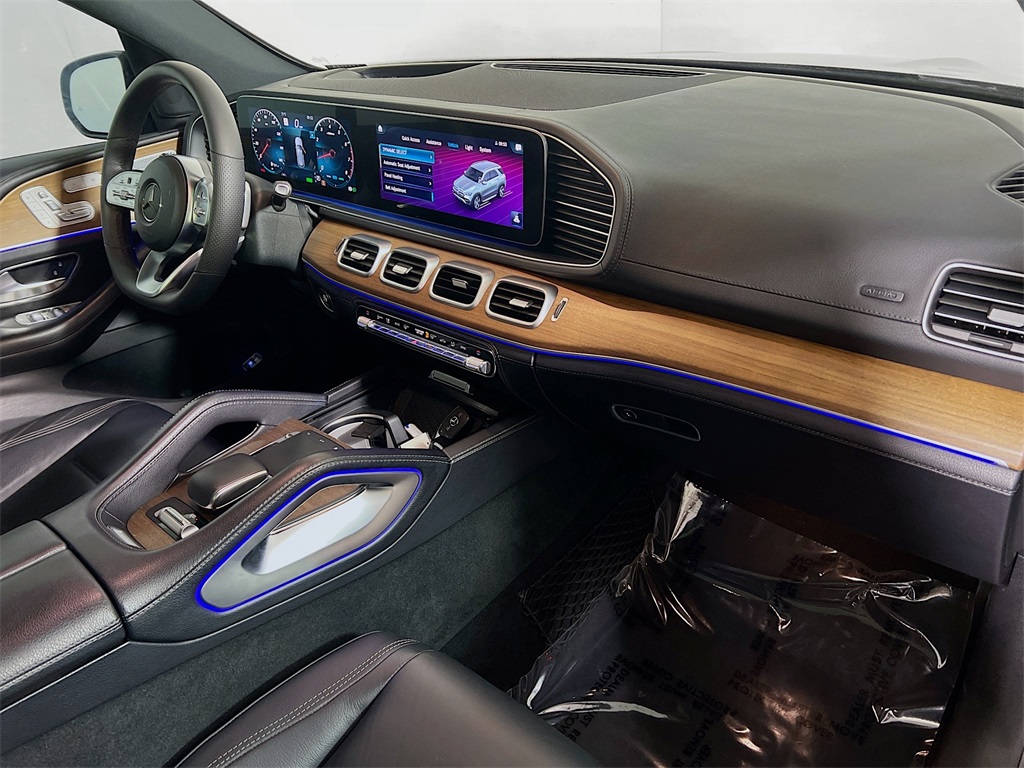 Vehicle image 28 of 37
