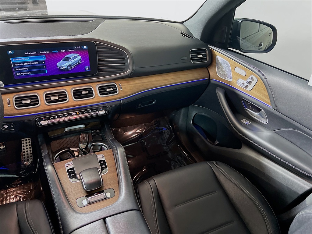 Vehicle image 23 of 37