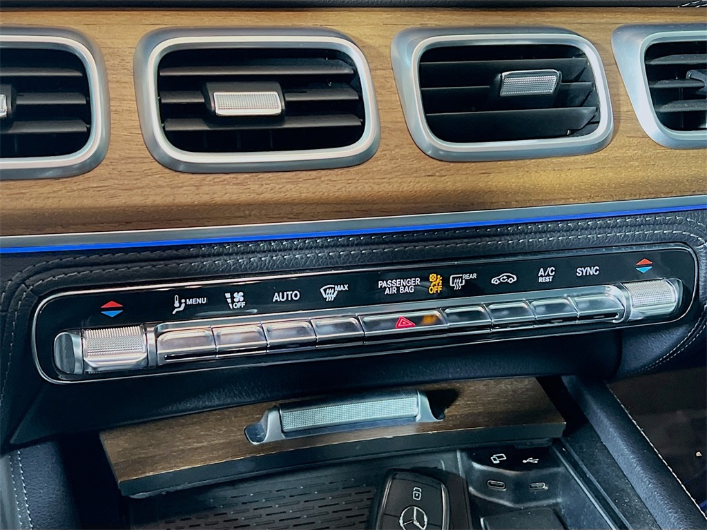 Vehicle image 15 of 37