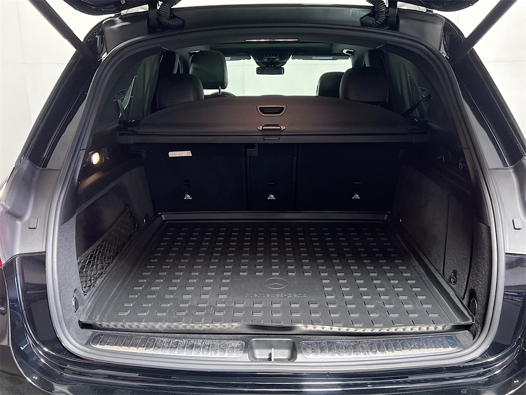 Vehicle image 25 of 37