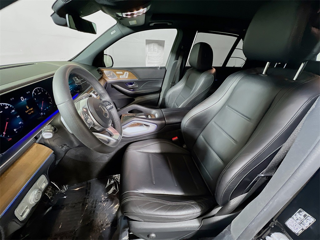 Vehicle image 20 of 37