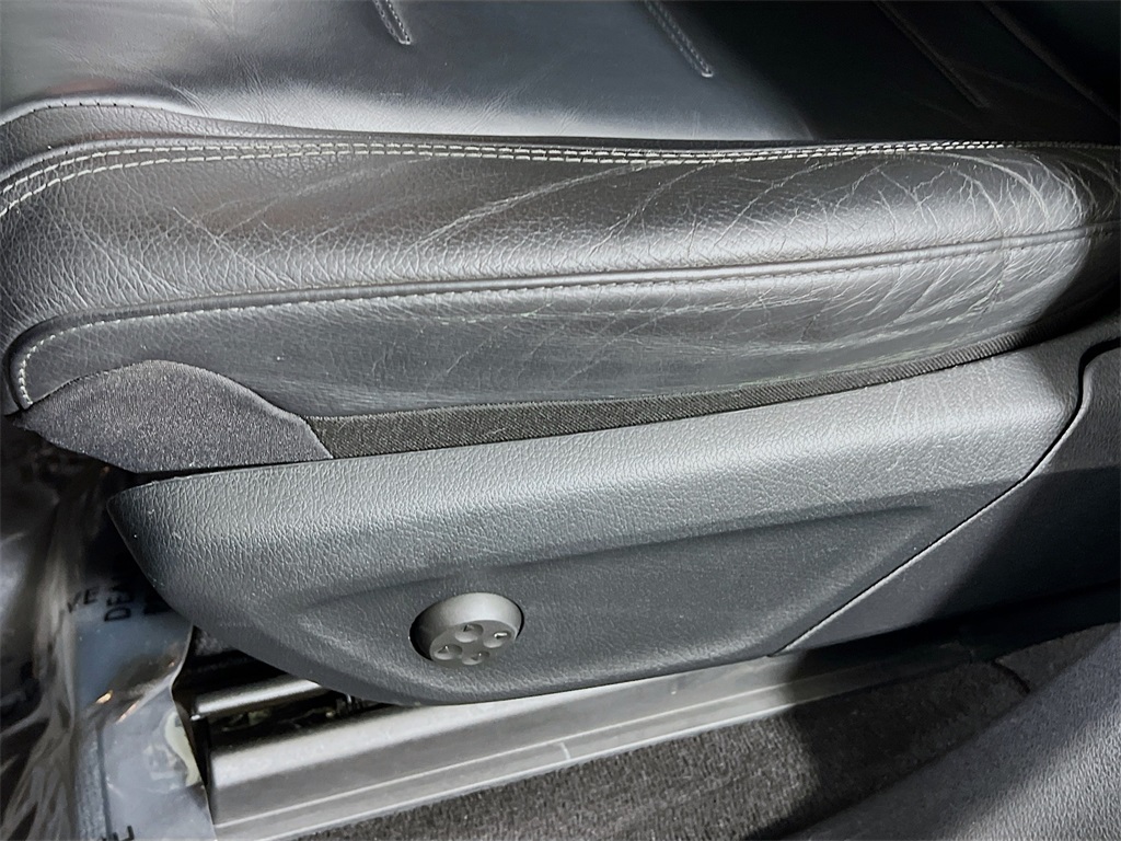 Vehicle image 19 of 37