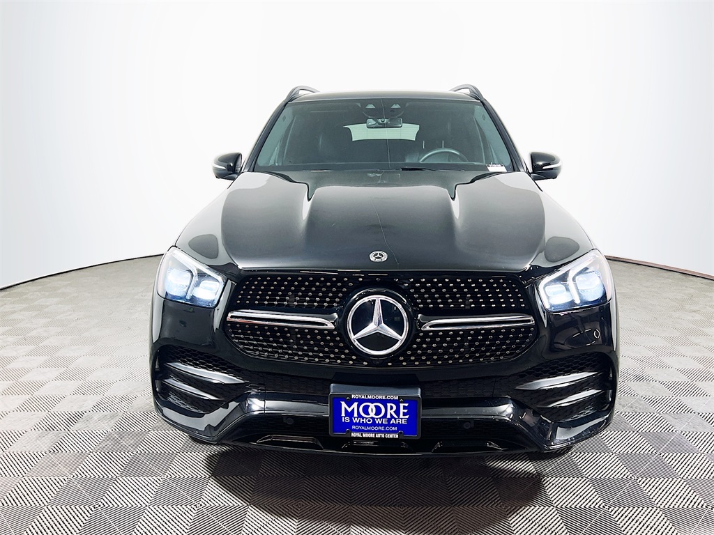 Vehicle image 2 of 37