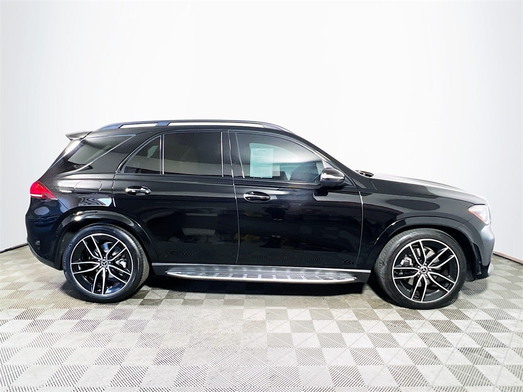 Vehicle image 4 of 37