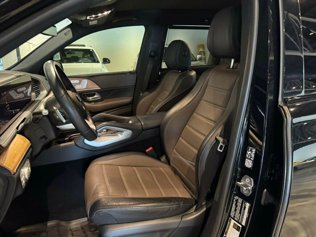 Vehicle image 12 of 22