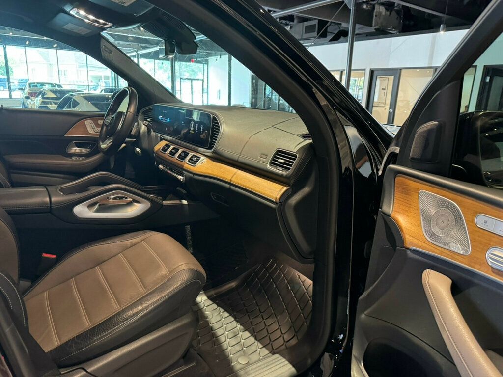 Vehicle image 22 of 22