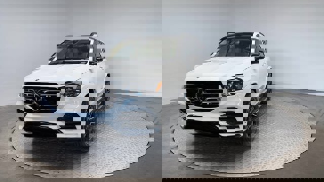 Vehicle image 1 of 32