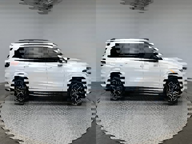 Vehicle image 5 of 32