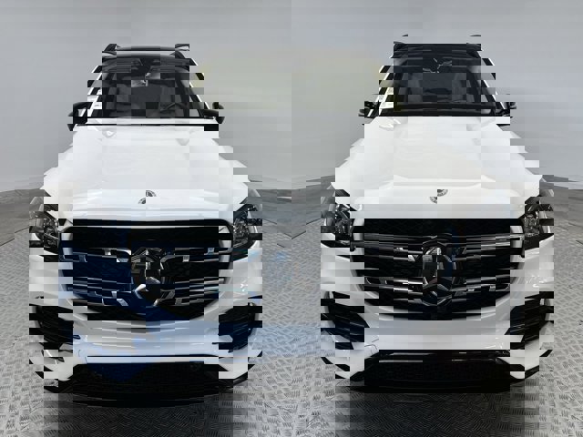 Vehicle image 3 of 32