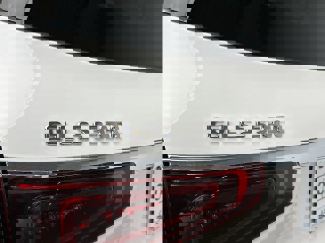 Vehicle image 28 of 32