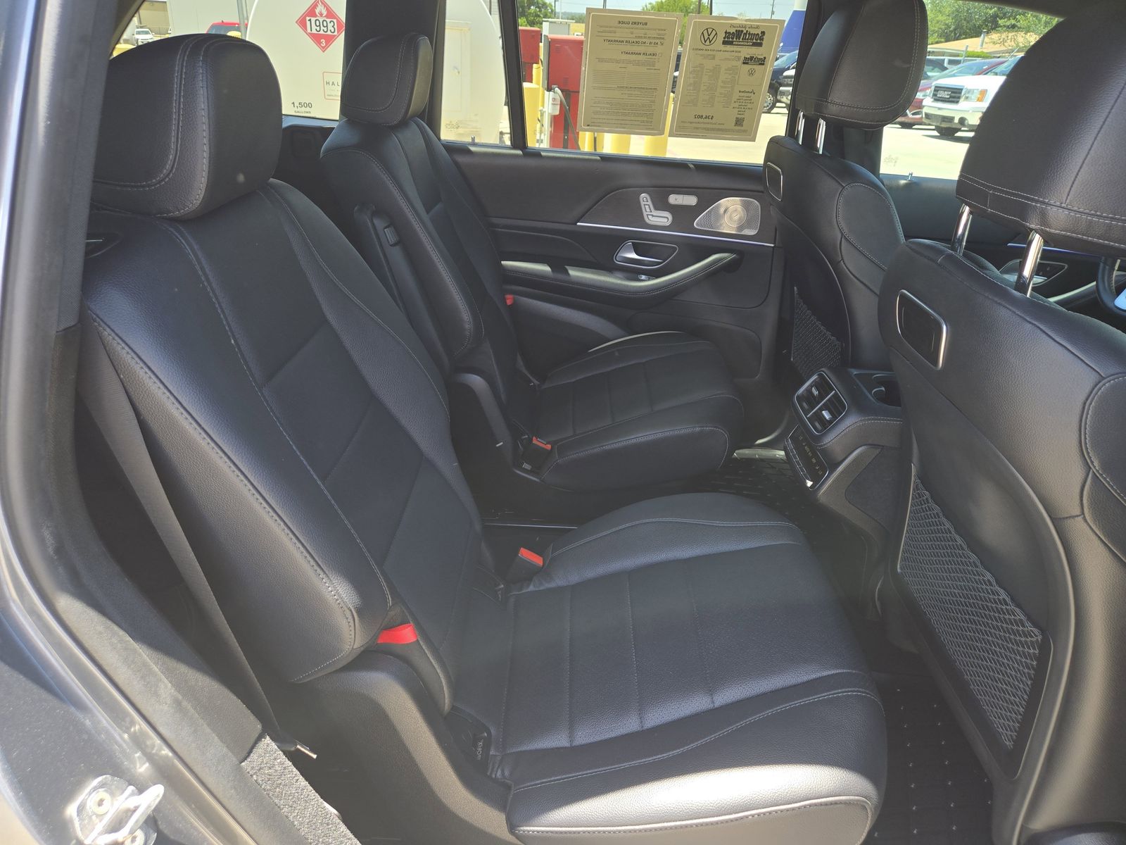 Vehicle image 11 of 35