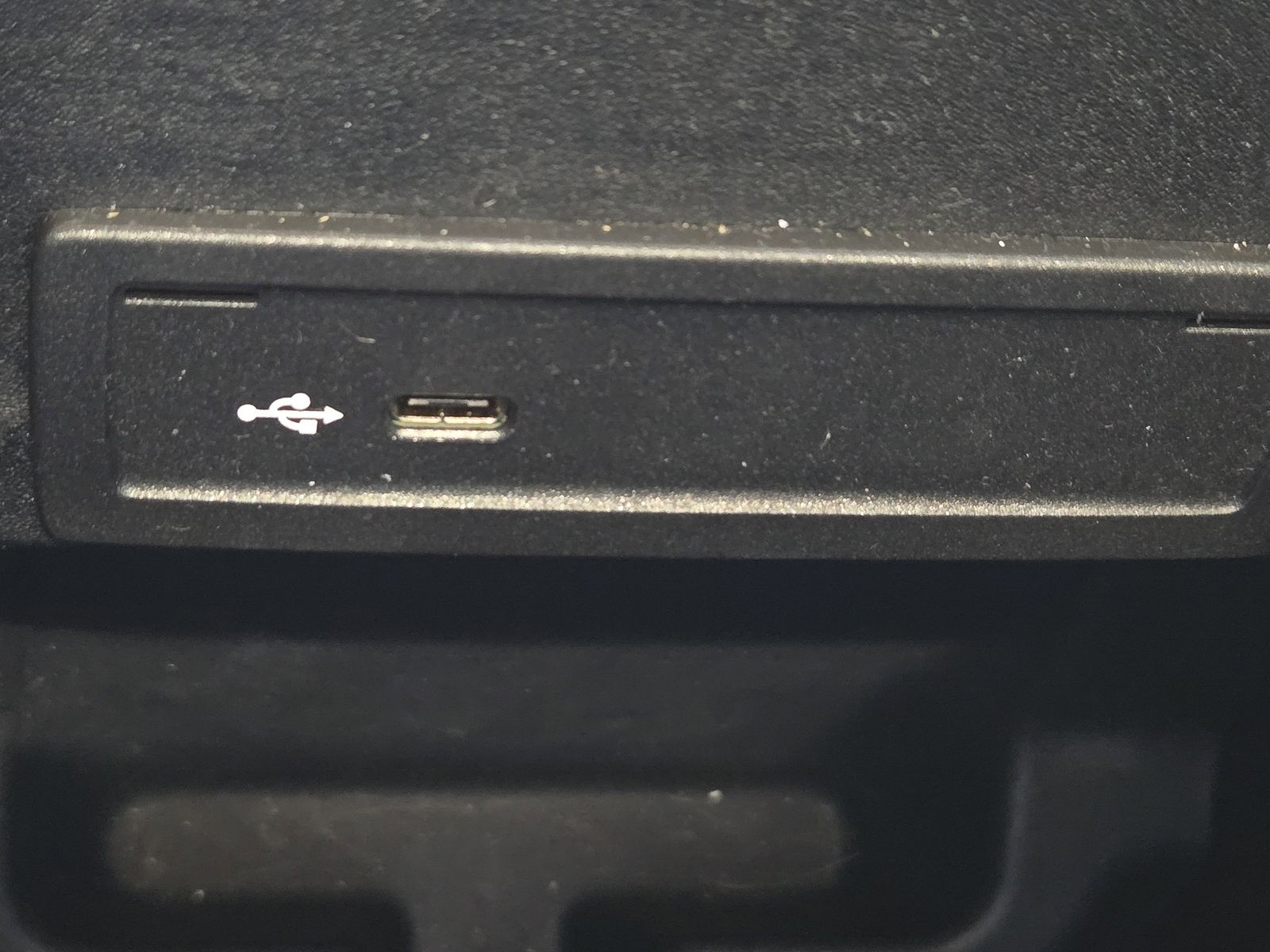 Vehicle image 33 of 35