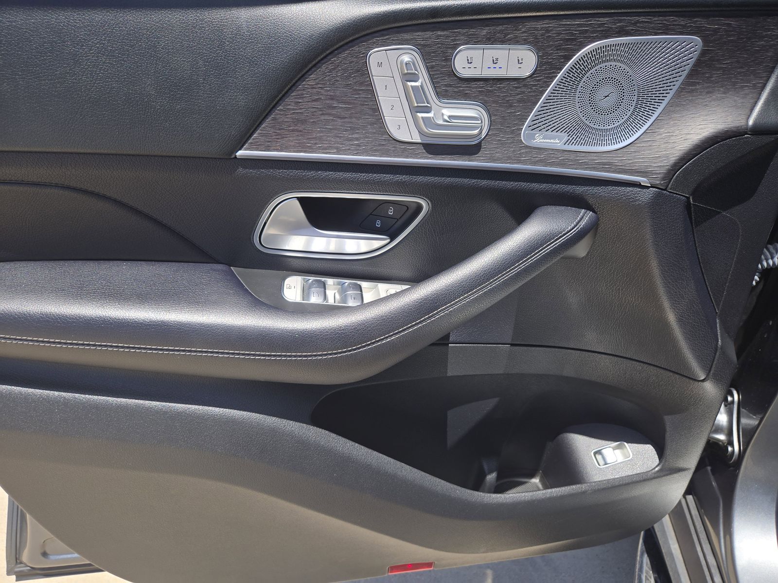 Vehicle image 22 of 35