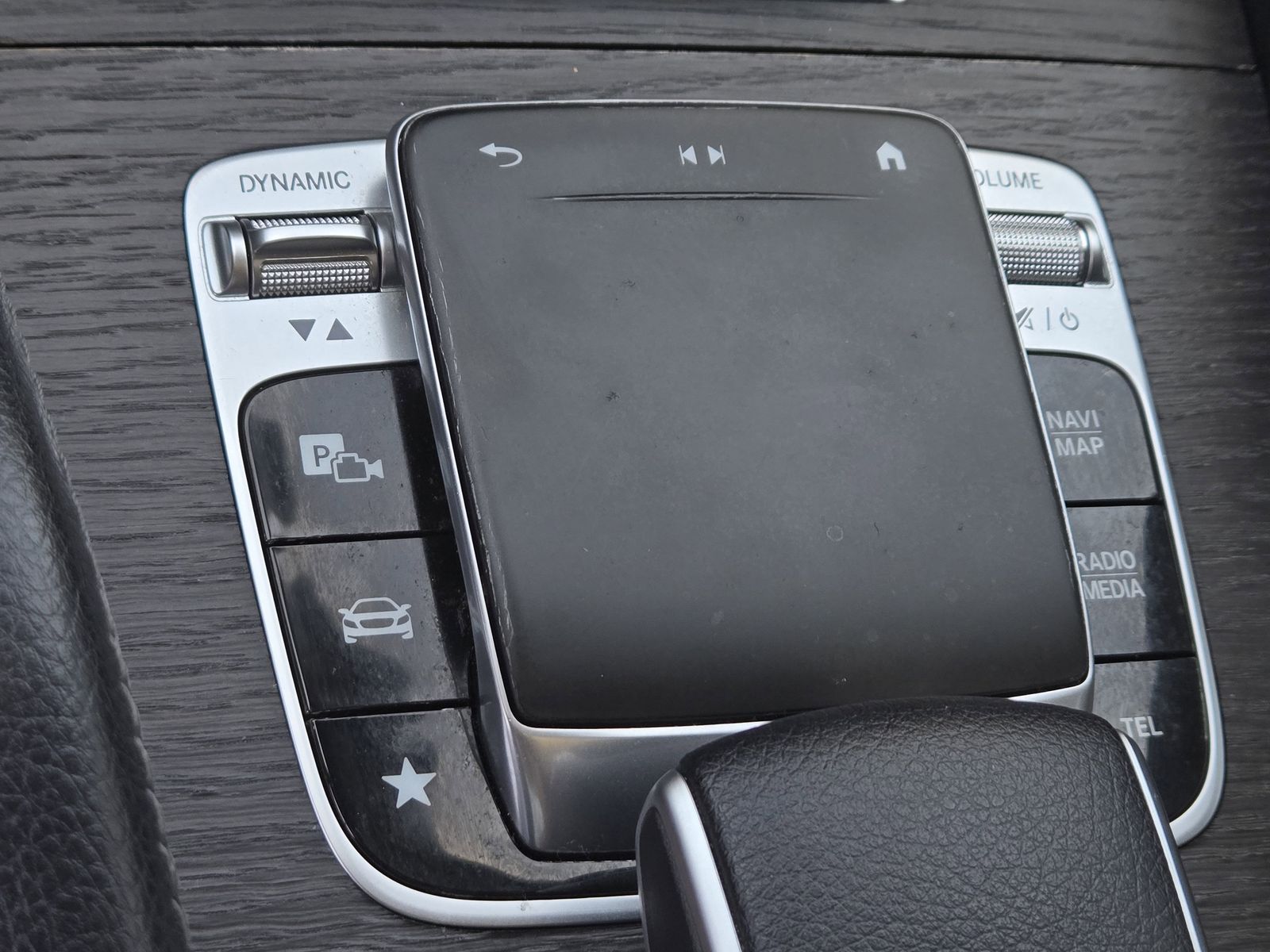 Vehicle image 26 of 35