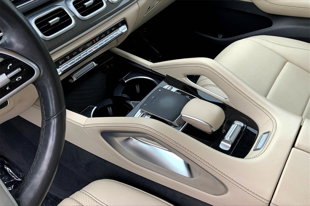 Vehicle image 13 of 40