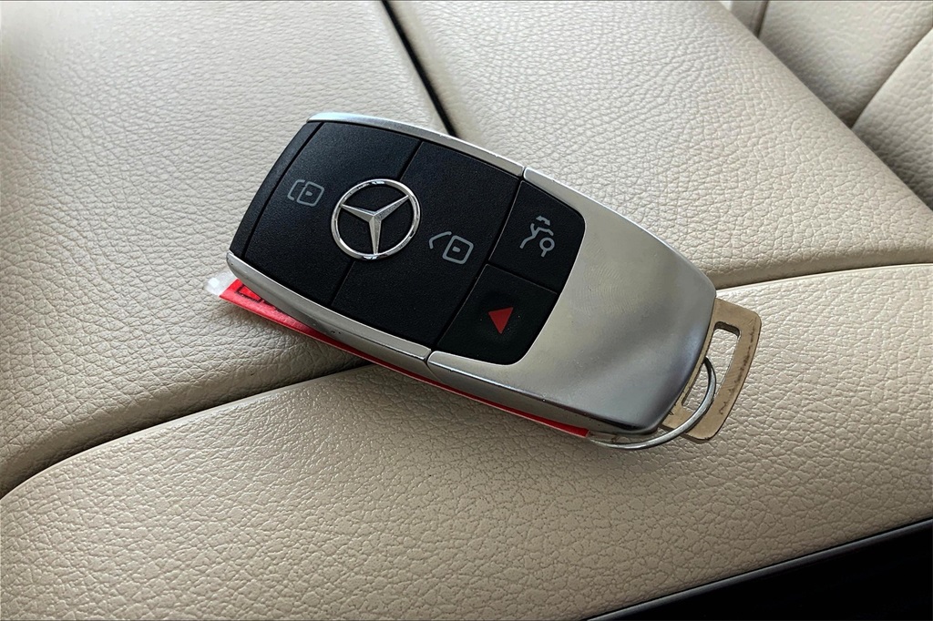 Vehicle image 11 of 40
