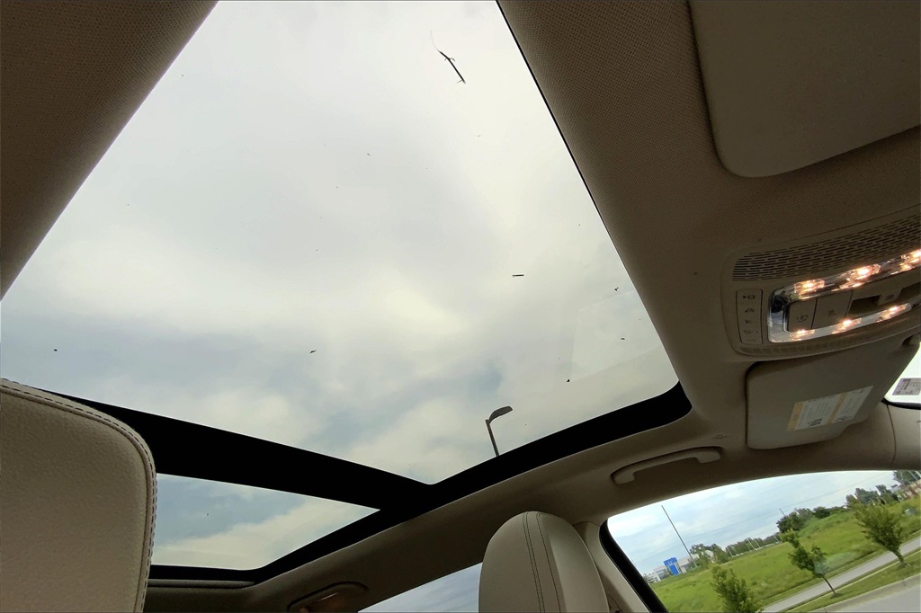 Vehicle image 16 of 40