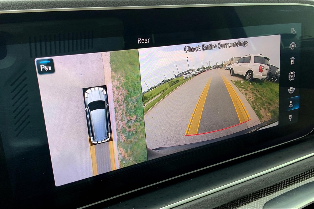 Vehicle image 22 of 40