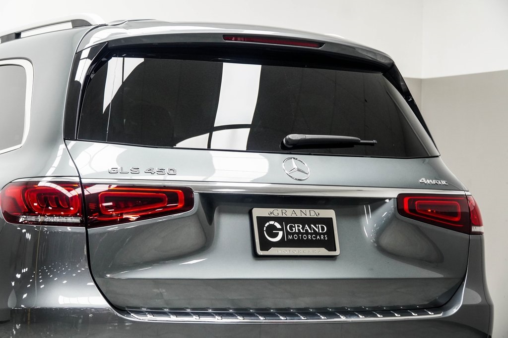 Vehicle image 13 of 39