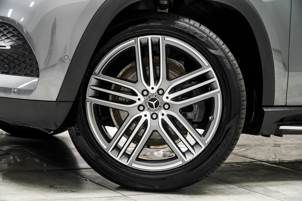 Vehicle image 11 of 39