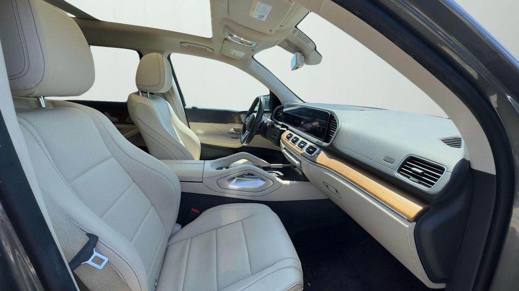 Vehicle image 11 of 11