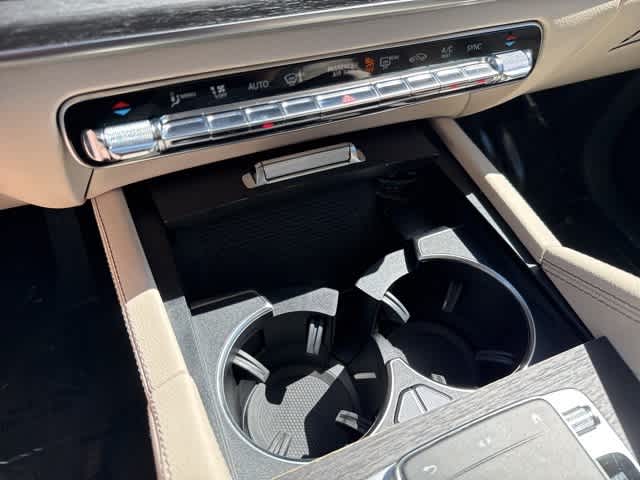 Vehicle image 25 of 39