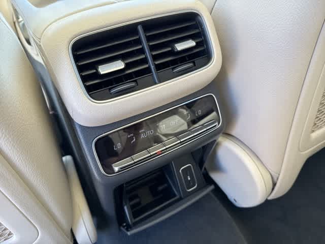 Vehicle image 29 of 39