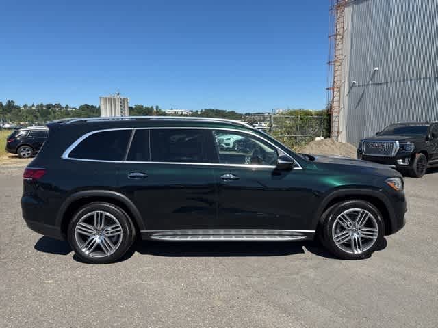 Vehicle image 4 of 39