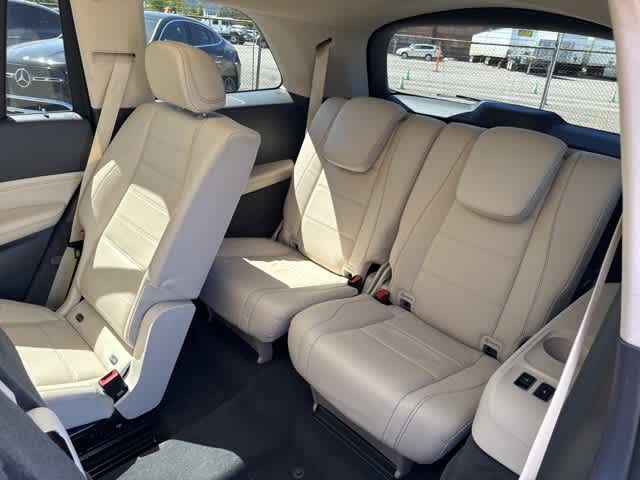 Vehicle image 11 of 39