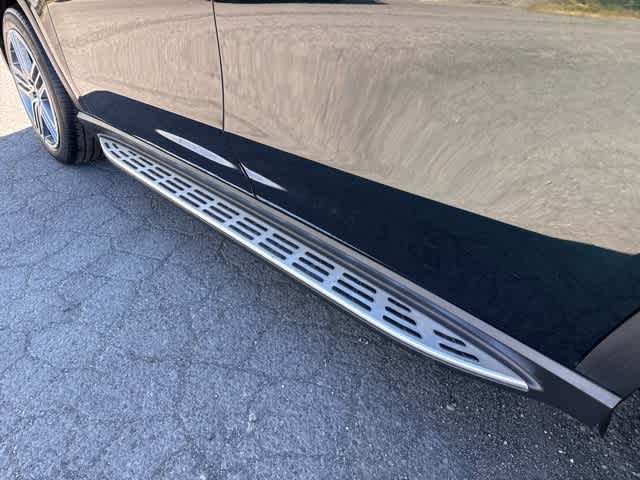 Vehicle image 32 of 39