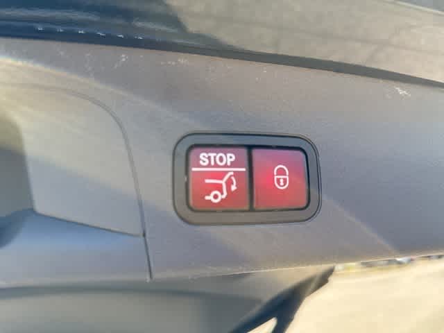 Vehicle image 36 of 39