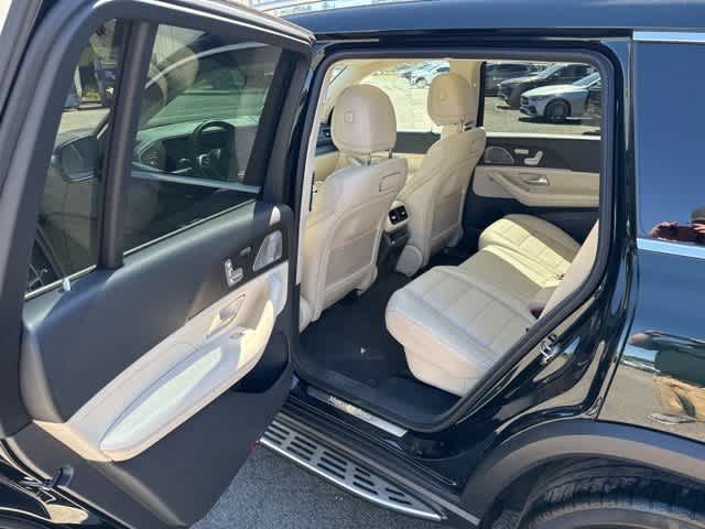 Vehicle image 37 of 39