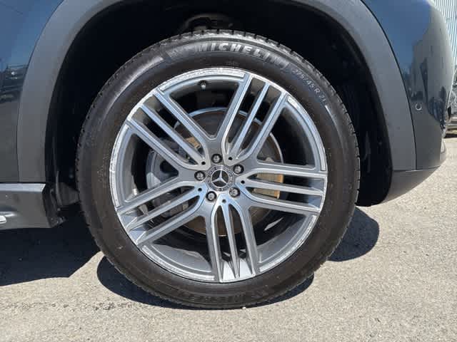 Vehicle image 9 of 39