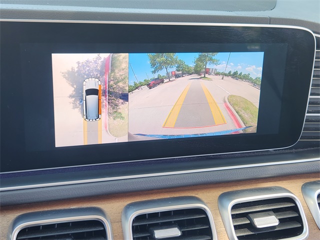 Vehicle image 19 of 33