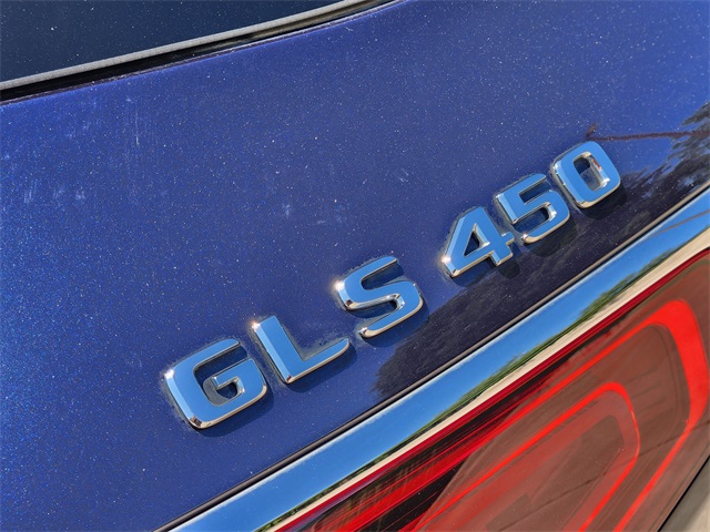Vehicle image 18 of 33