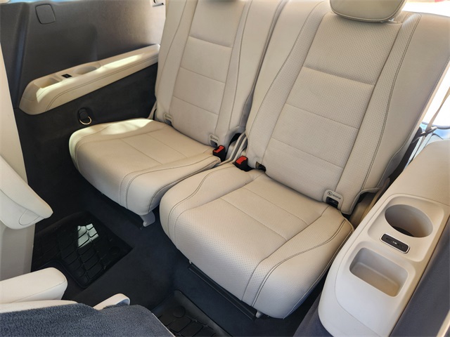 Vehicle image 12 of 33