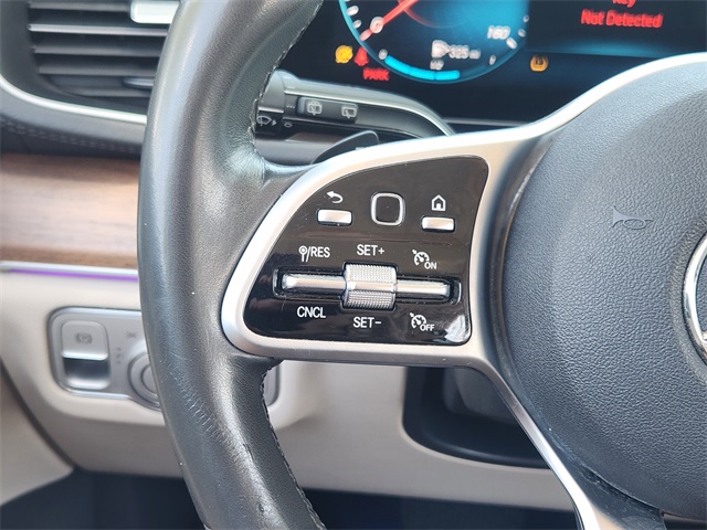 Vehicle image 31 of 33