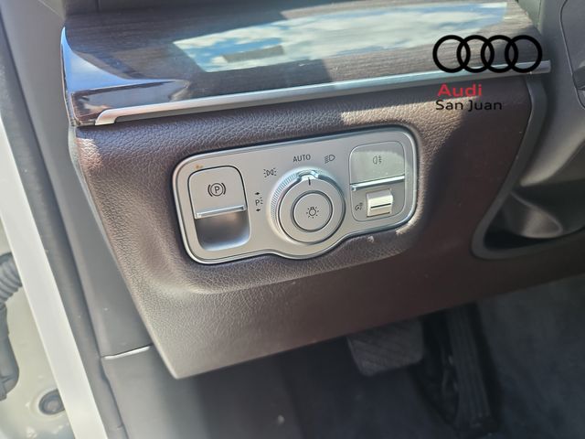 Vehicle image 31 of 39
