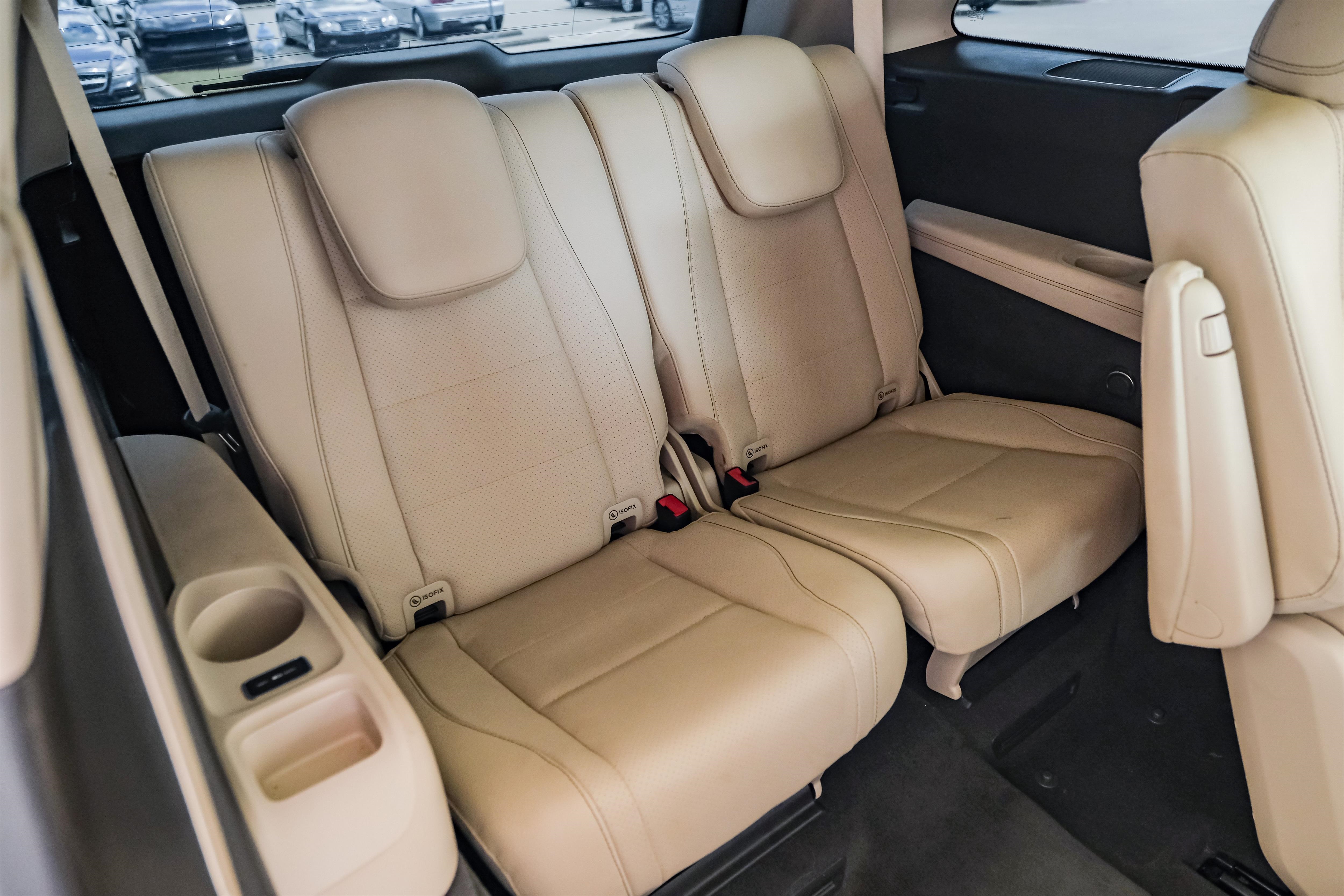 Vehicle image 21 of 85