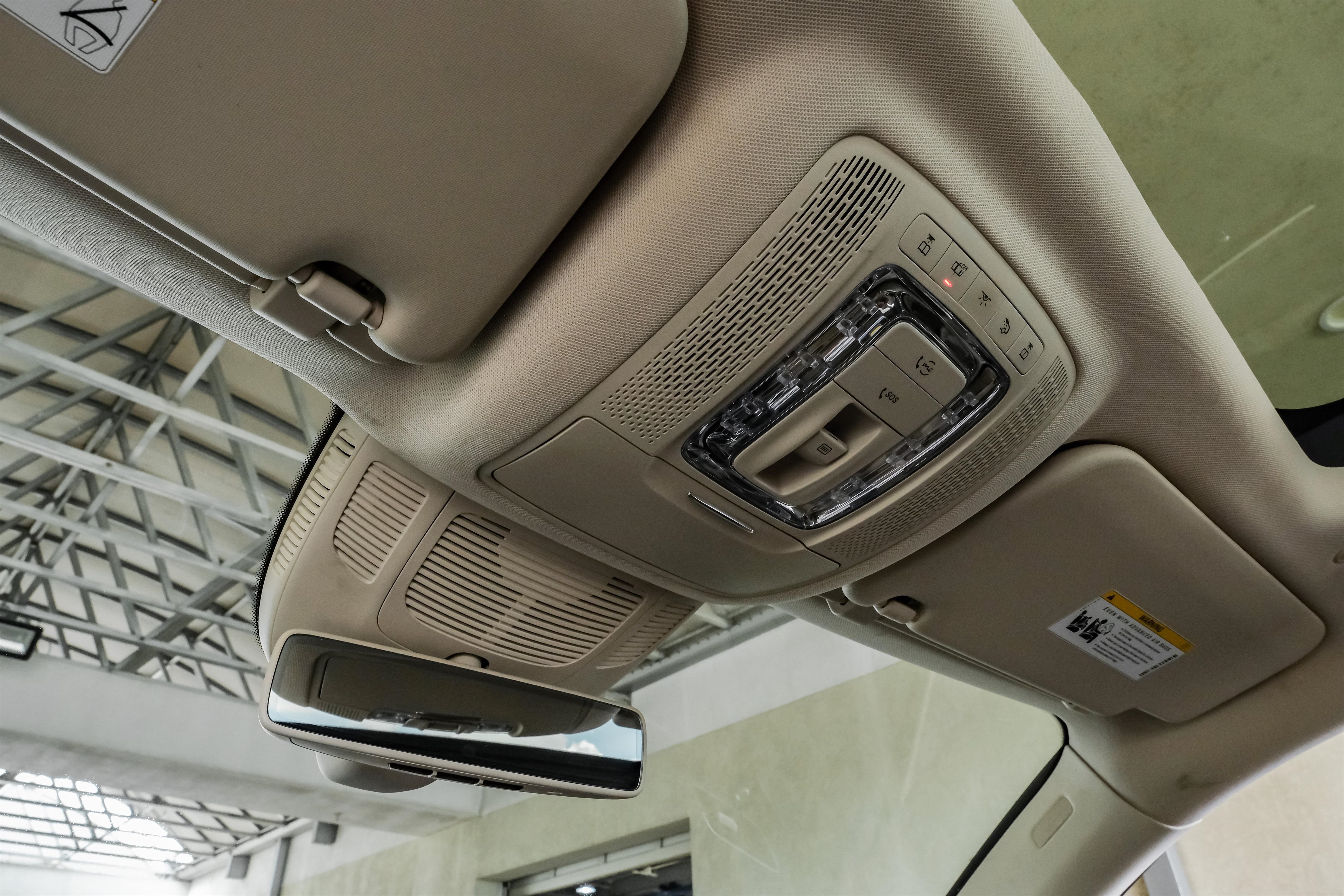 Vehicle image 79 of 85